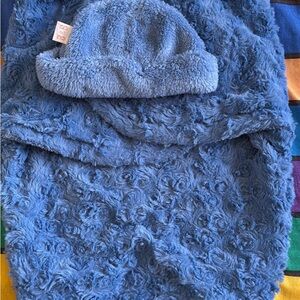 🍼Blankets and Beyond Infant Blanket wrap and Hat Plush